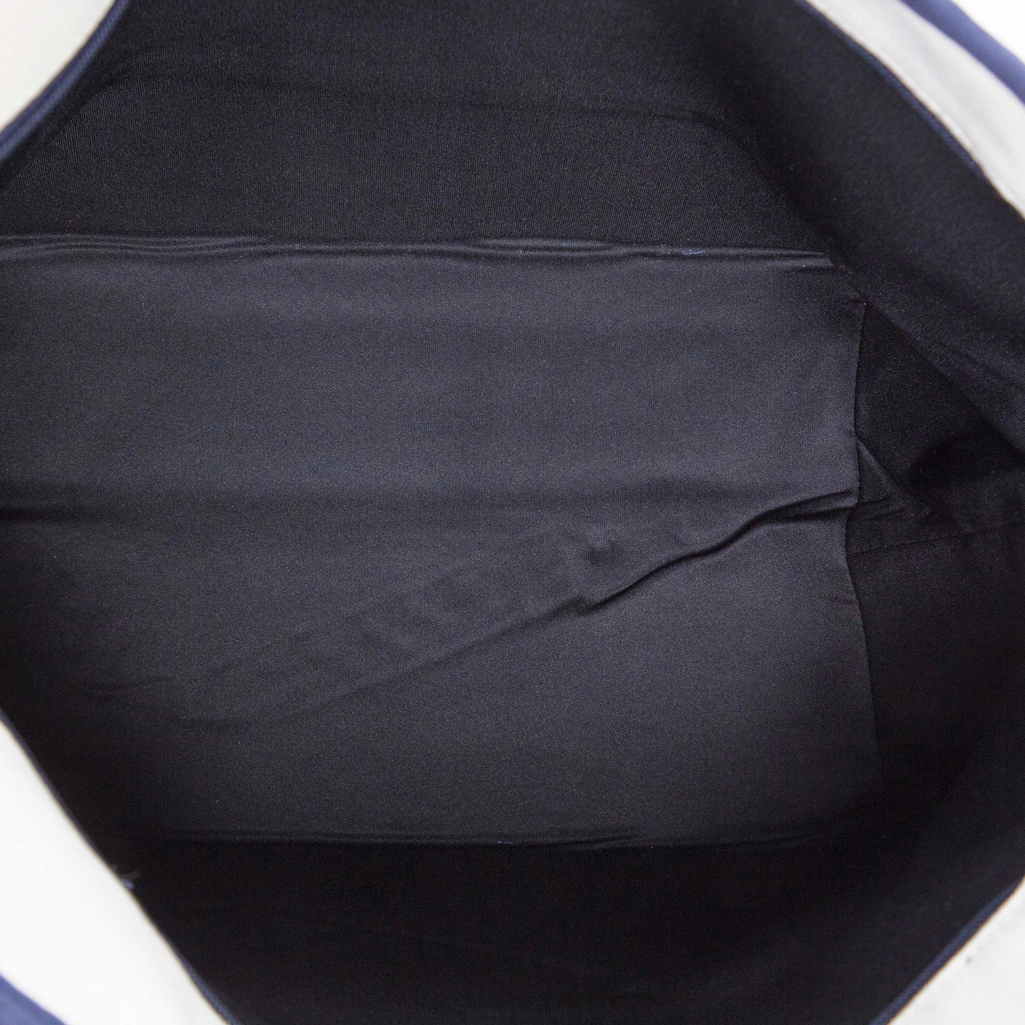 Lined internal padding Lined internal padding